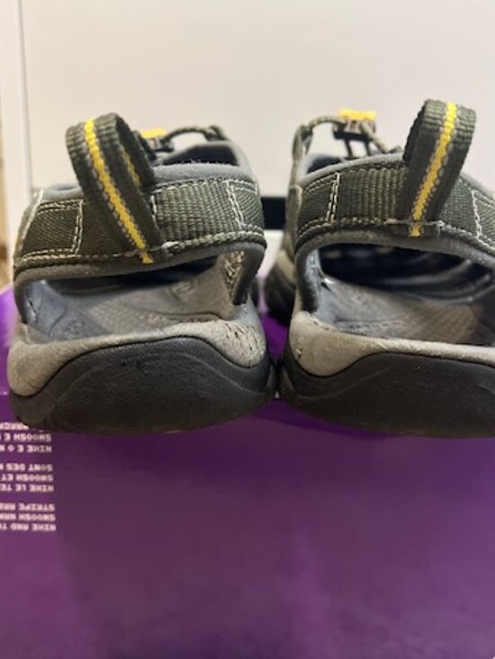 Keen Men\'s Newport H2 Olive Black Gray Size 7.5 Water Sandal Hiking Shoes No Box main image 7